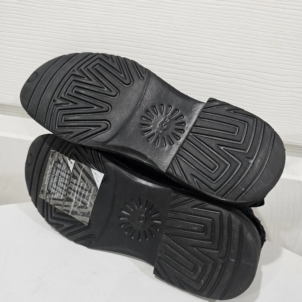 Ugg Mckay Ankle Boots - Picture 4 of 6